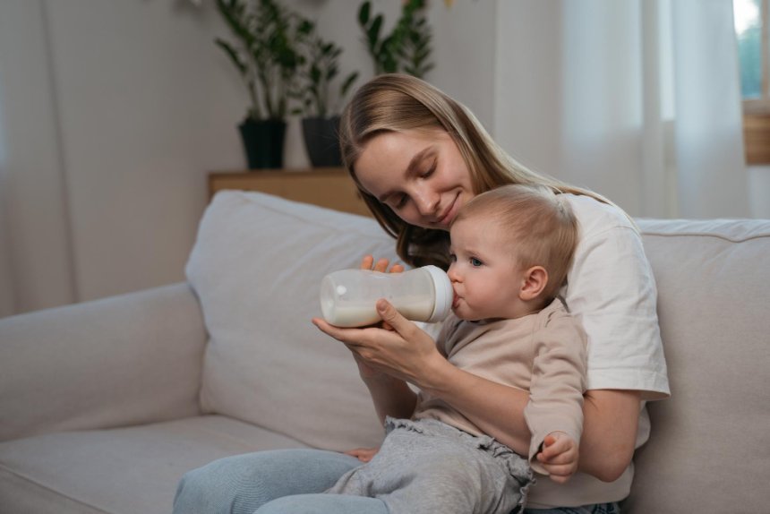 Suplementos esenciales para bebés amamantados: lo que debes saber según pediatras y organismos de salud